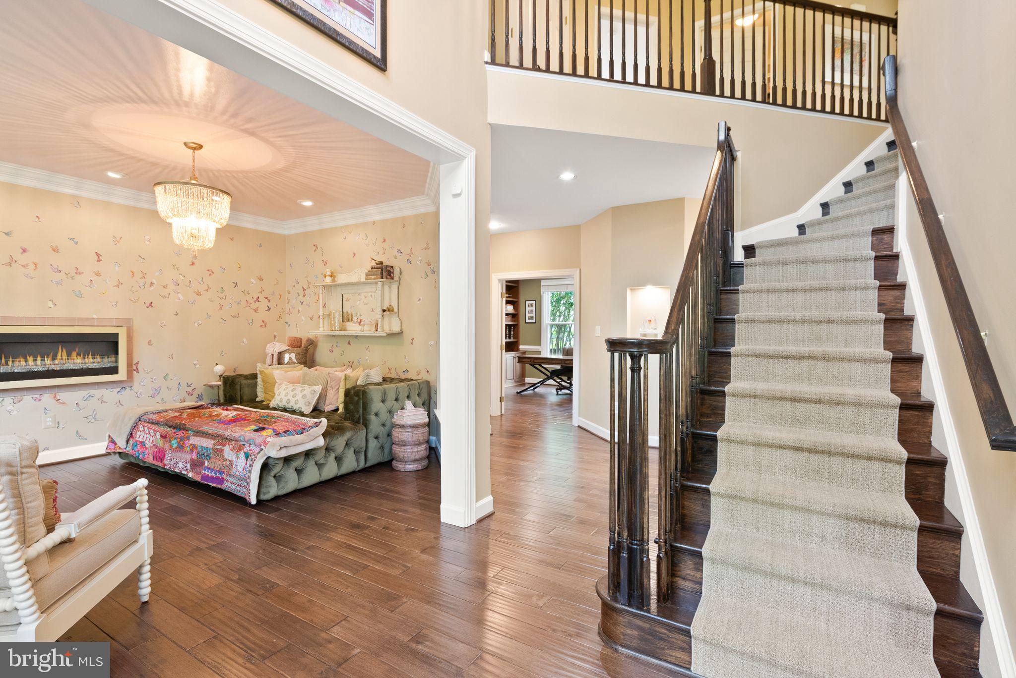 10915 LAMPLIGHTER LANE