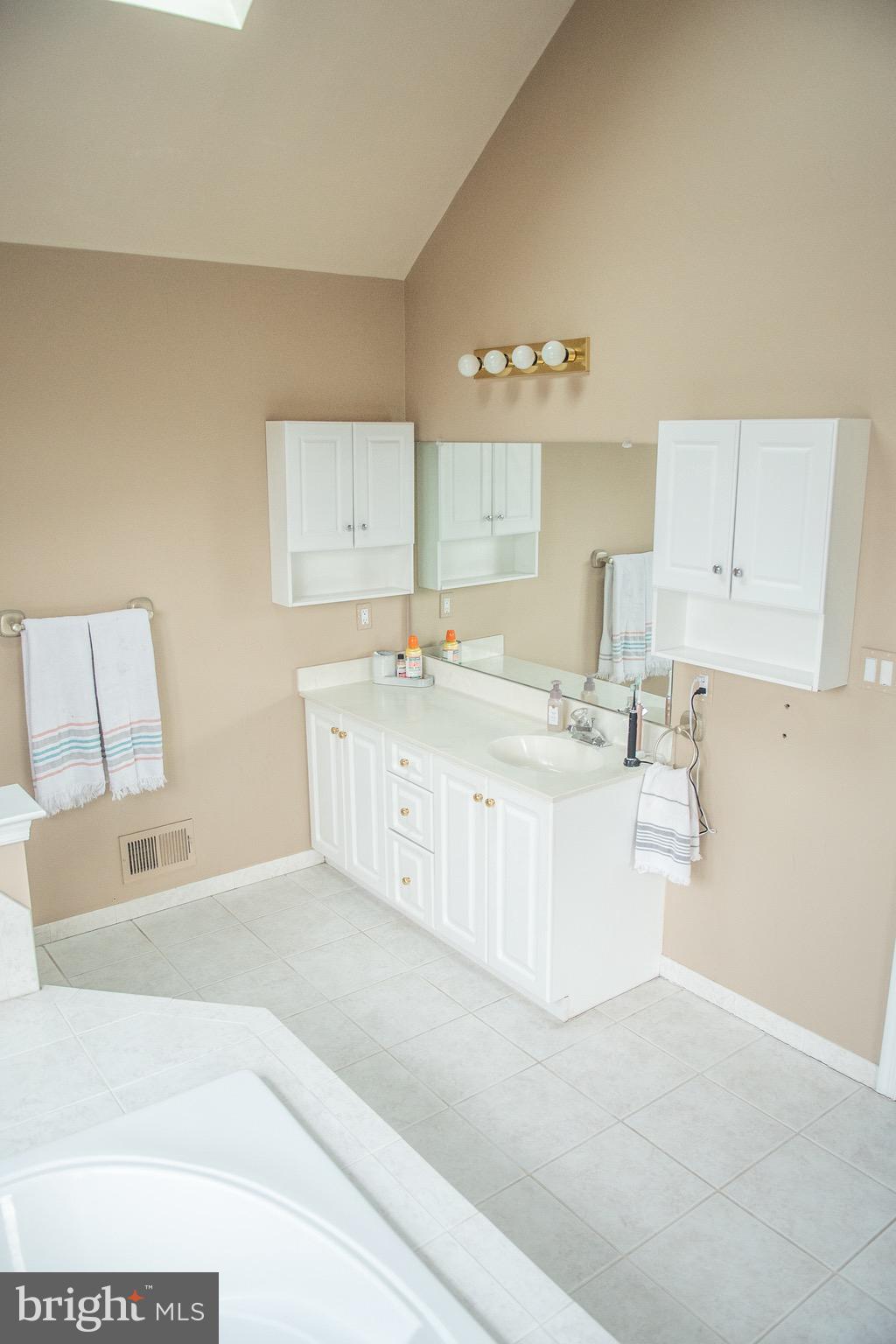 WINDGATE FARMS - Residential