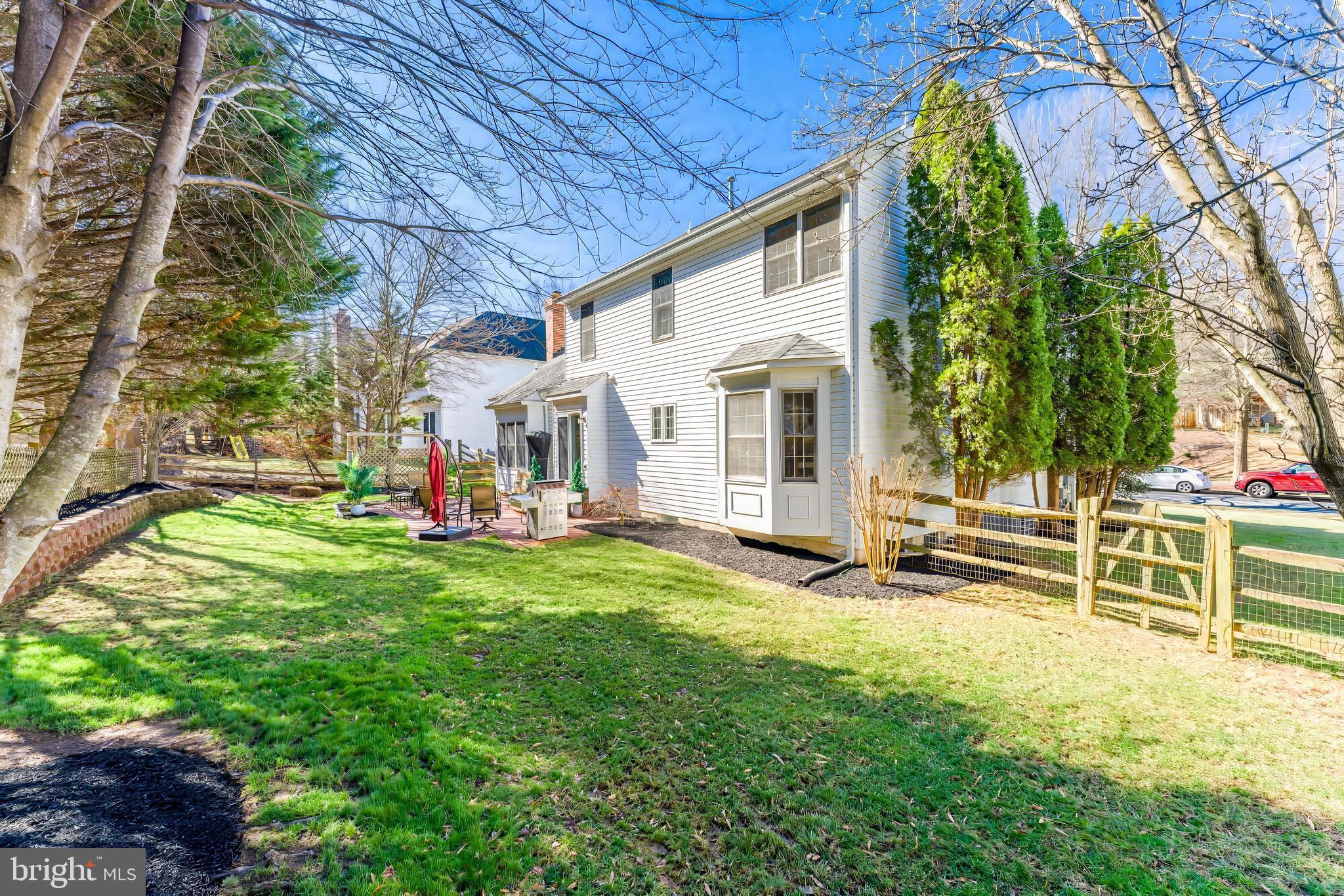 WILLOWS OF POTOMAC - Residential