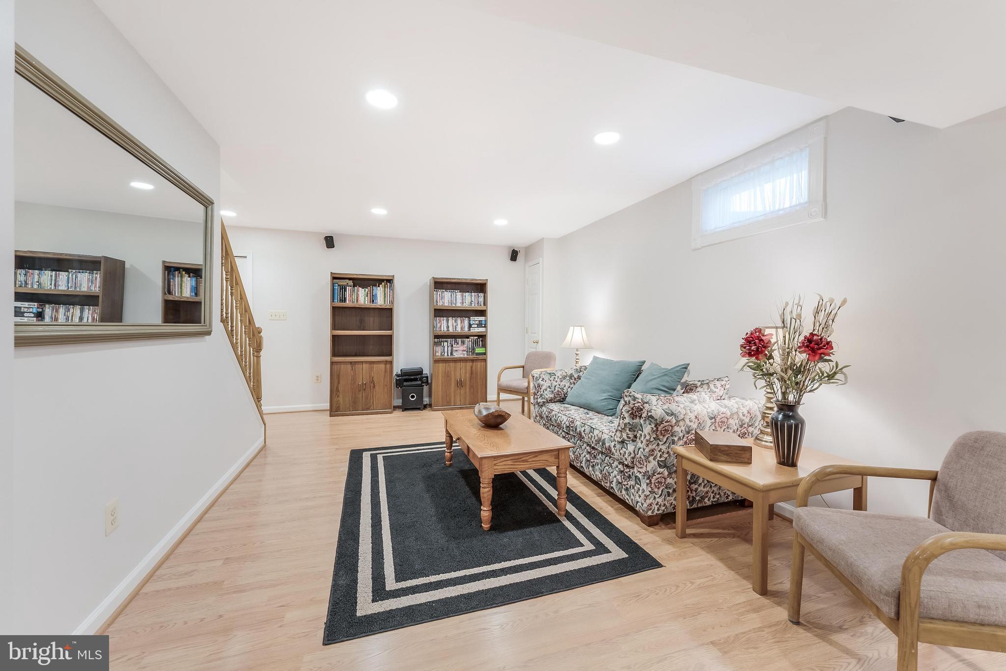 WILLOWS OF POTOMAC - Residential