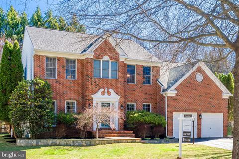 Photo of 10005 Bald Cypress Drive, ROCKVILLE, MD 20850 (MLS # MDMC2219994)