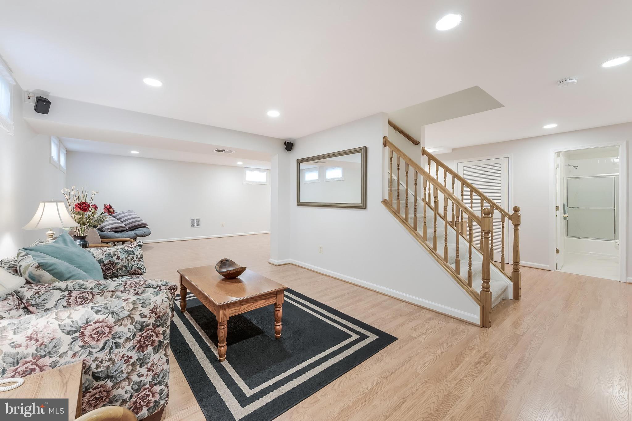 WILLOWS OF POTOMAC - Residential