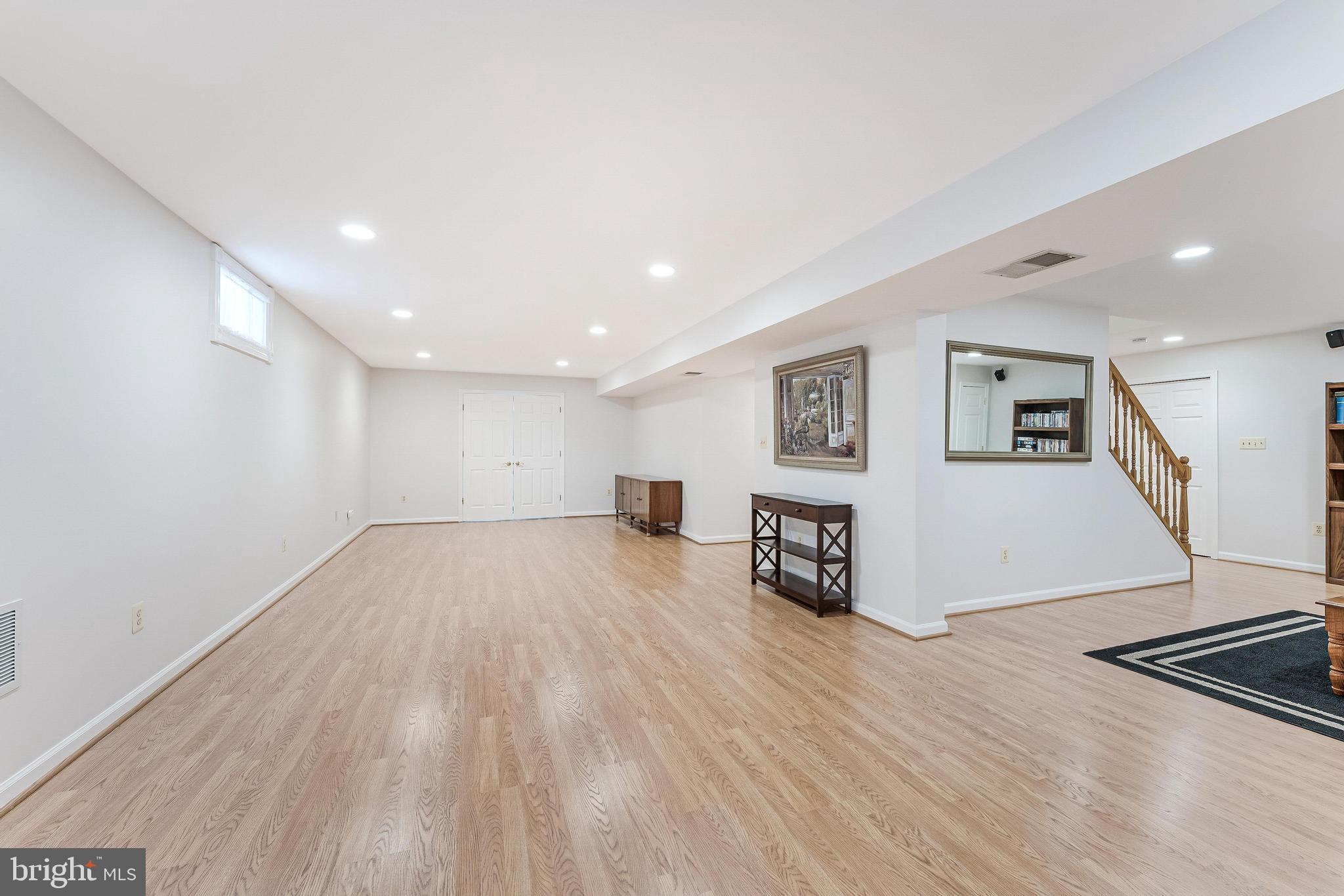 WILLOWS OF POTOMAC - Residential