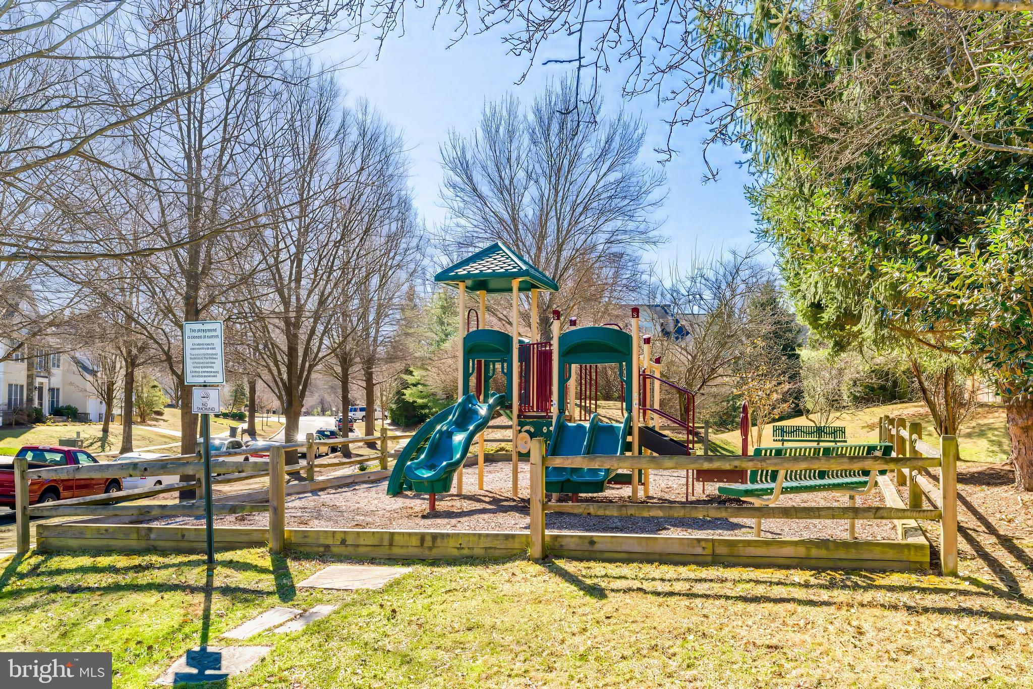 WILLOWS OF POTOMAC - Residential