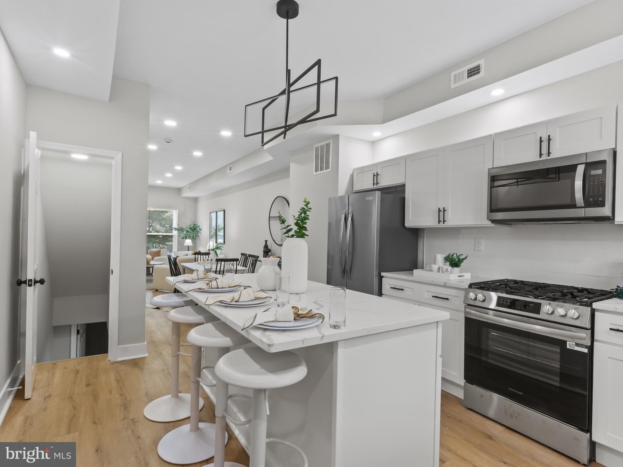 HIGHLANDTOWN - Residential