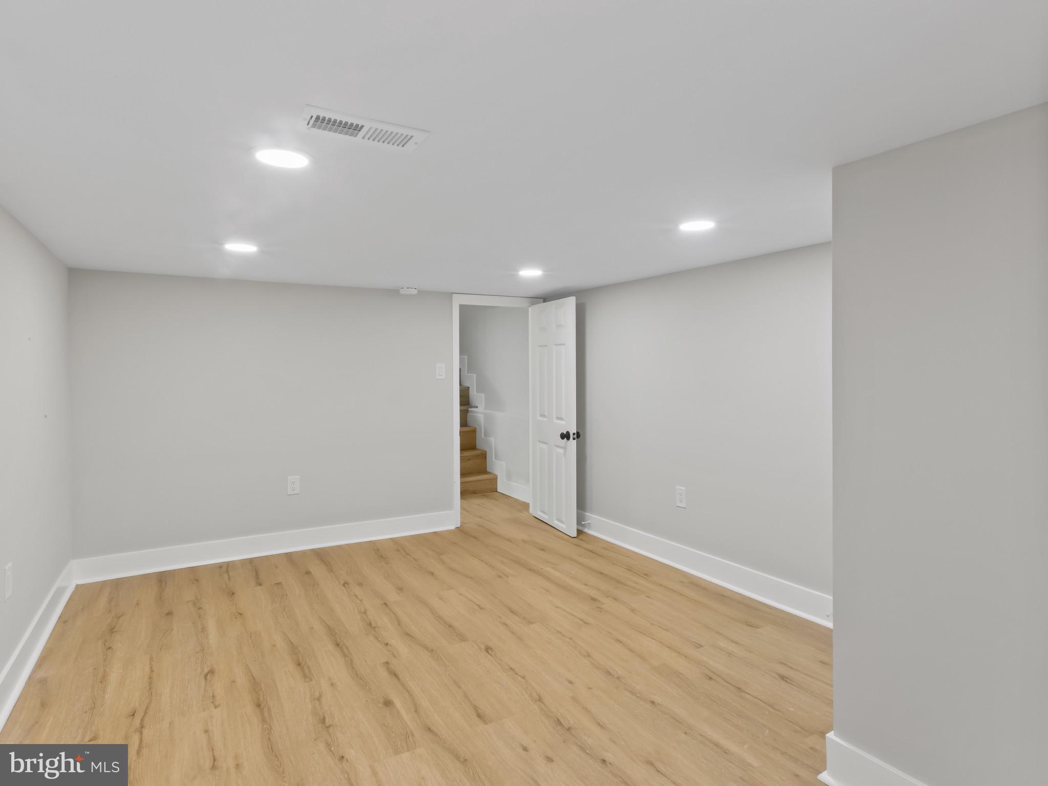 HIGHLANDTOWN - Residential