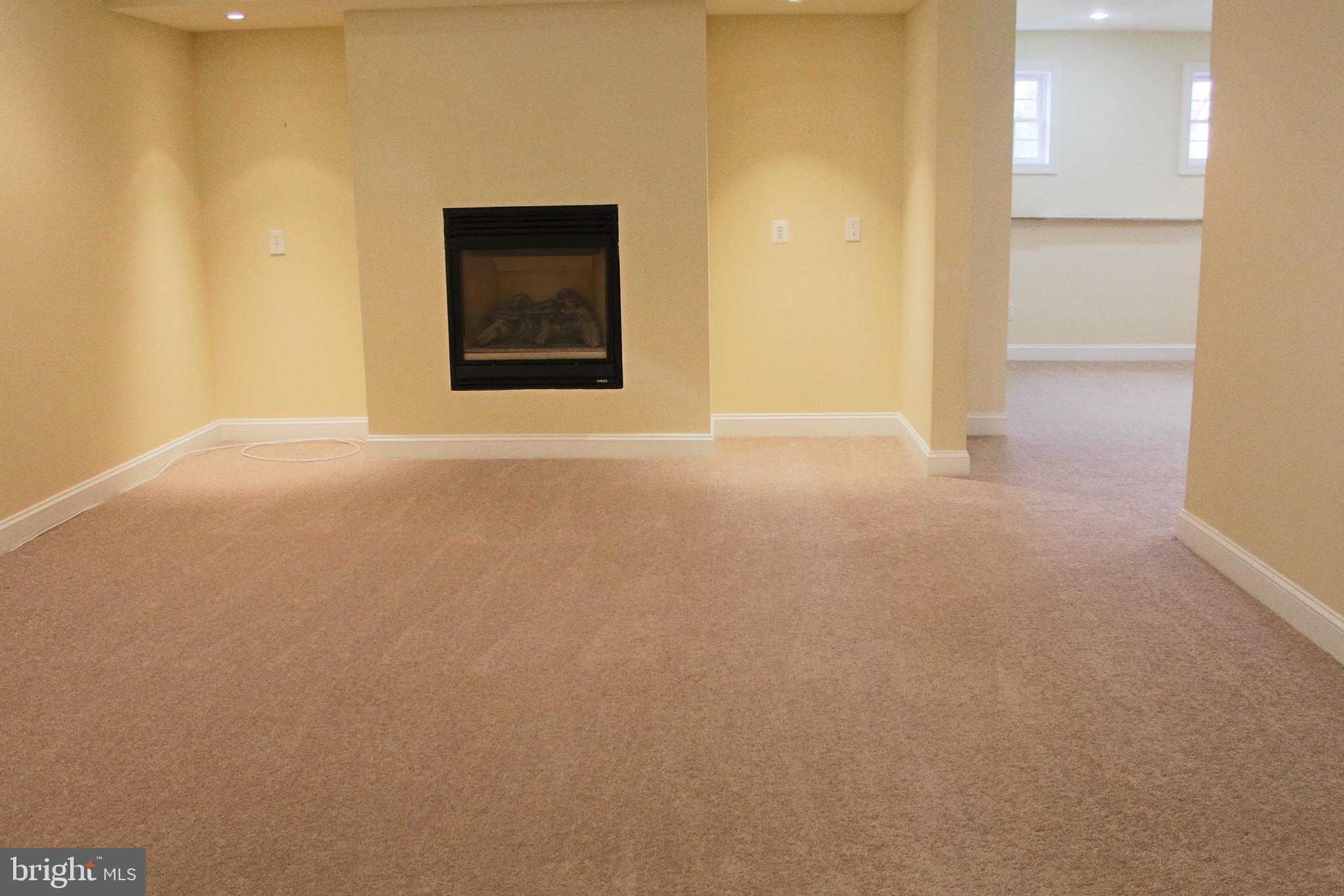 DOMINION VALLEY COUNTRY CLUB - Residential Lease