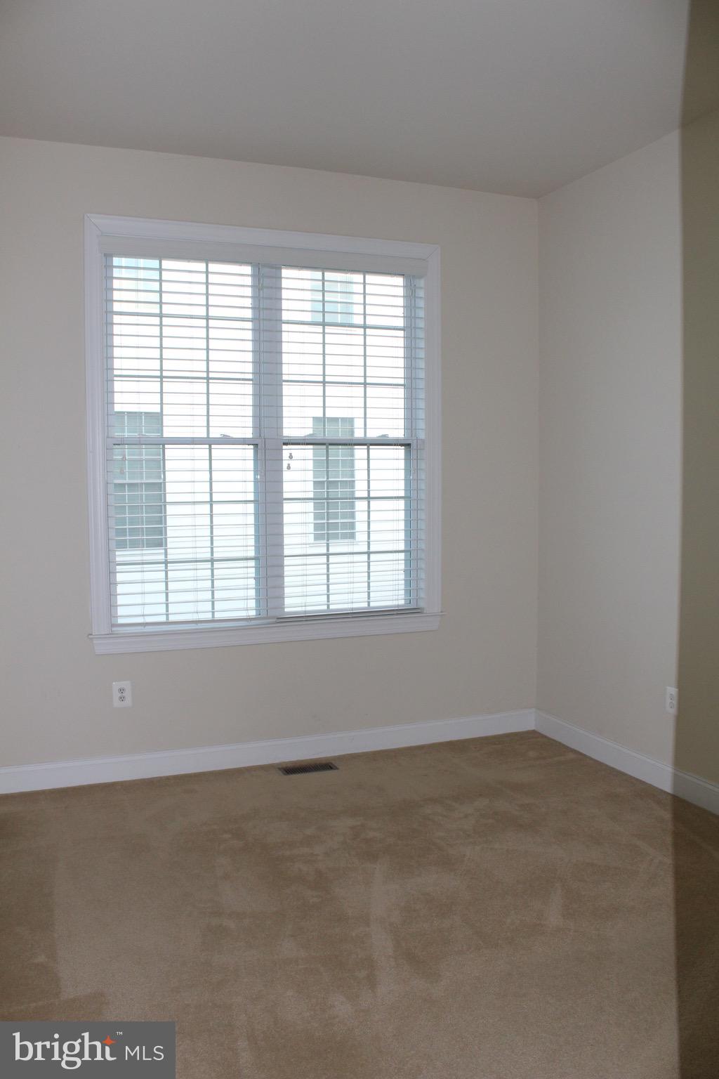 DOMINION VALLEY COUNTRY CLUB - Residential Lease