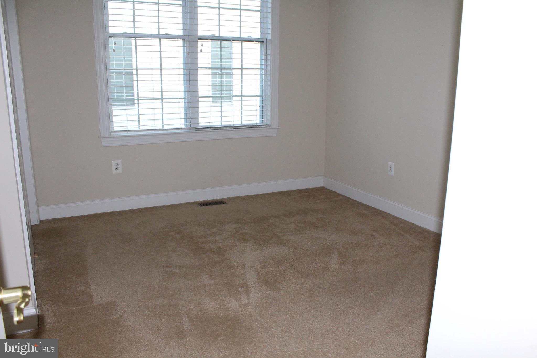 DOMINION VALLEY COUNTRY CLUB - Residential Lease