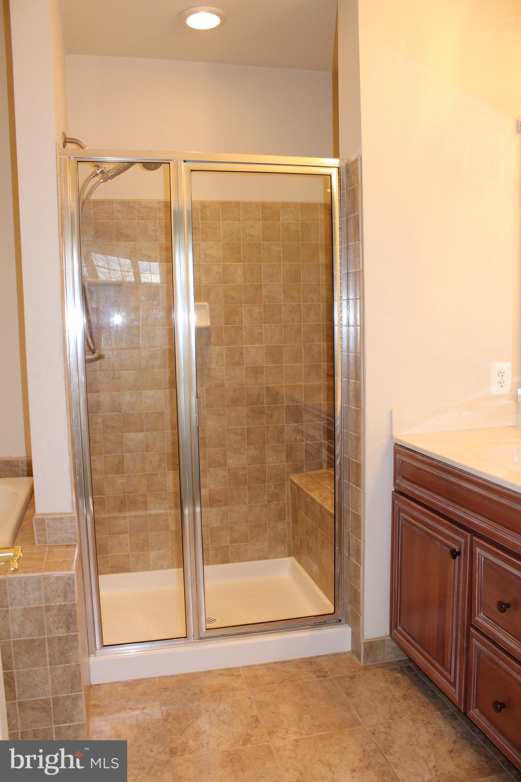 DOMINION VALLEY COUNTRY CLUB - Residential Lease