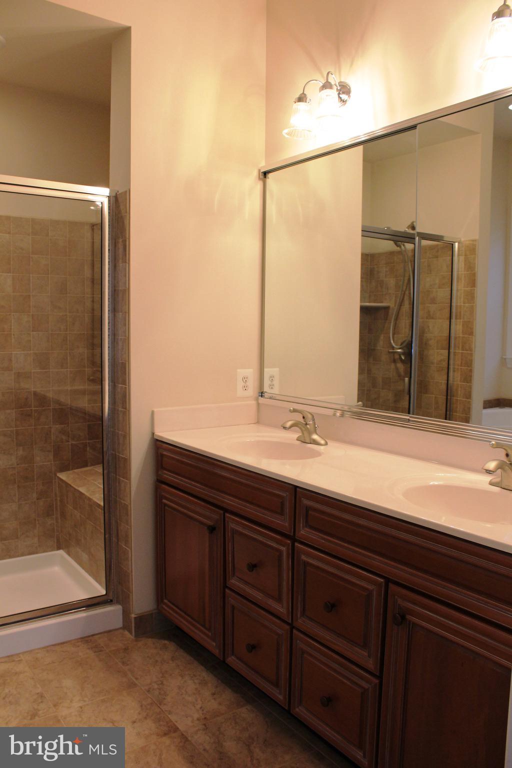 DOMINION VALLEY COUNTRY CLUB - Residential Lease