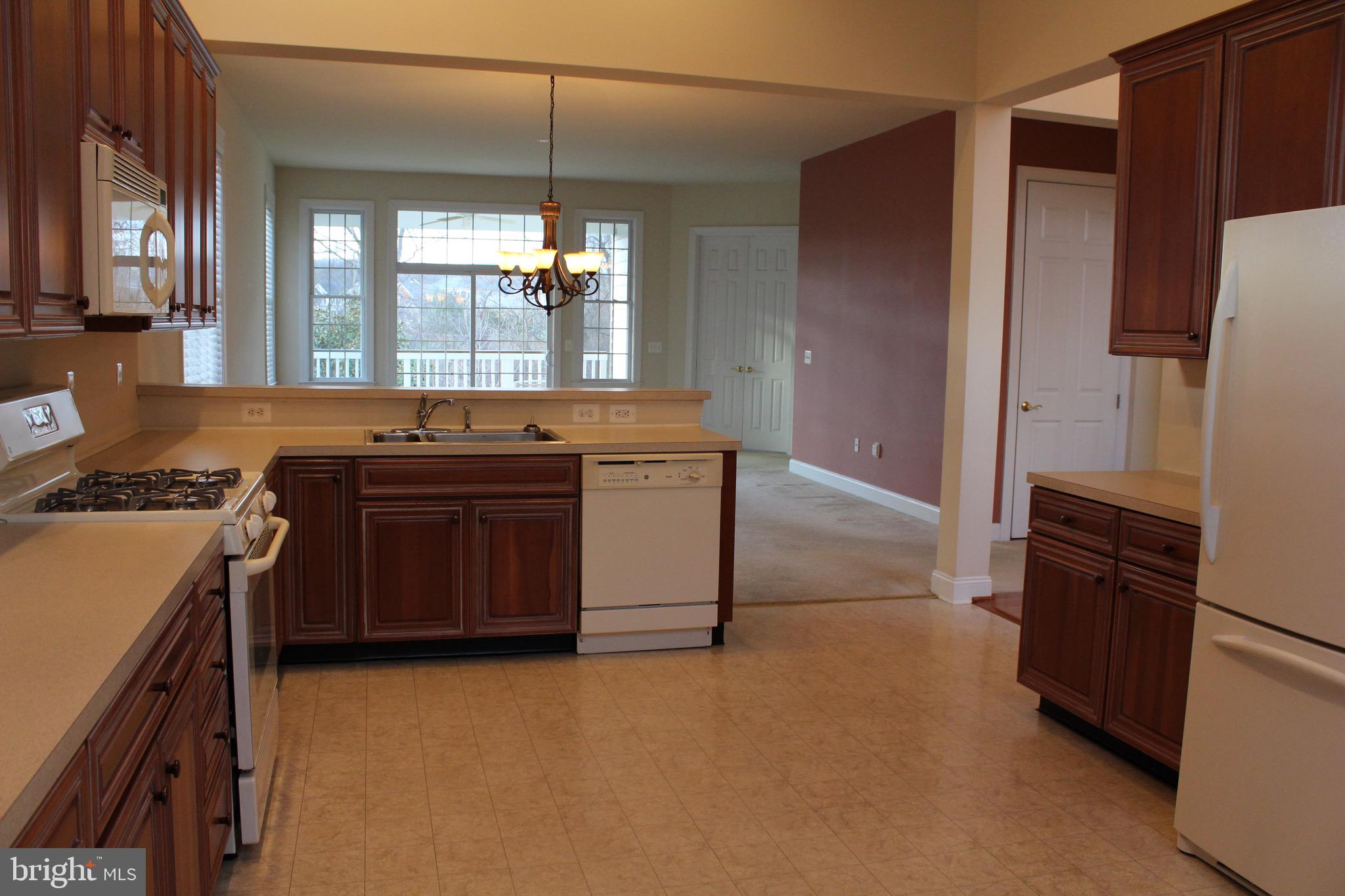 DOMINION VALLEY COUNTRY CLUB - Residential Lease