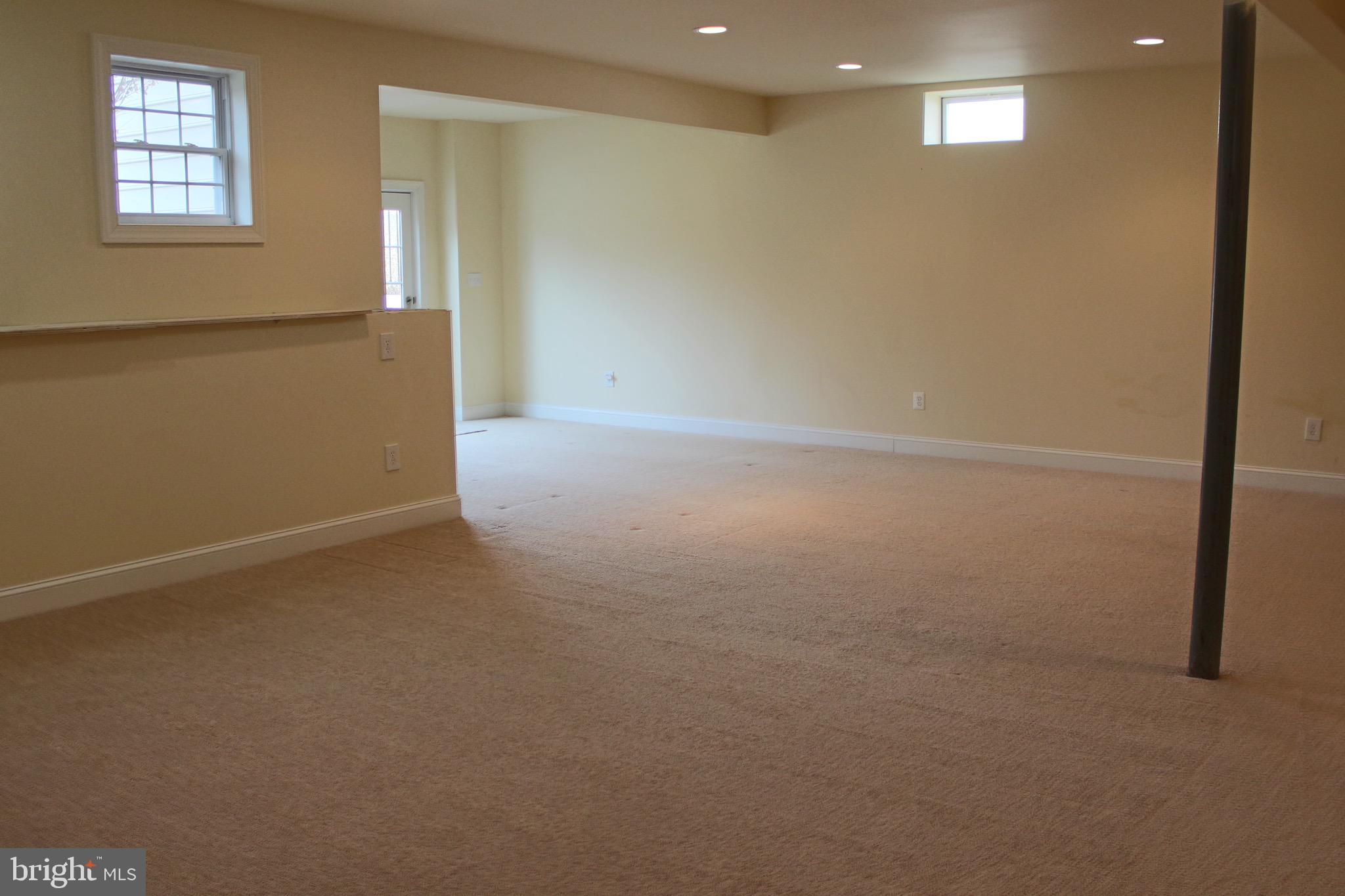 DOMINION VALLEY COUNTRY CLUB - Residential Lease