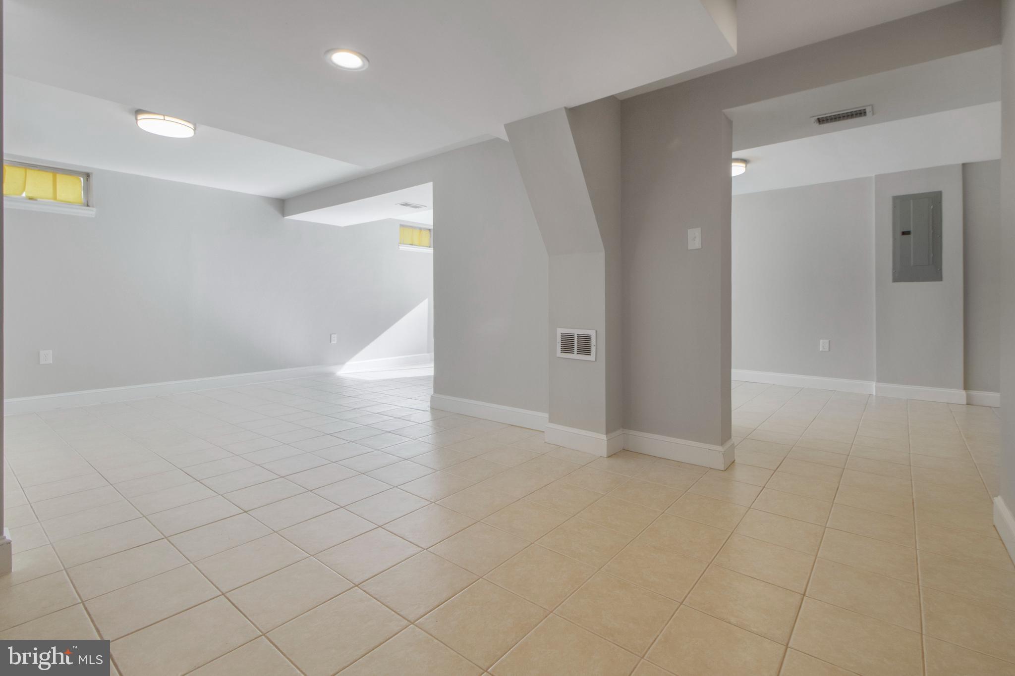 NORTH SPRINGFIELD PARK - Residential Lease