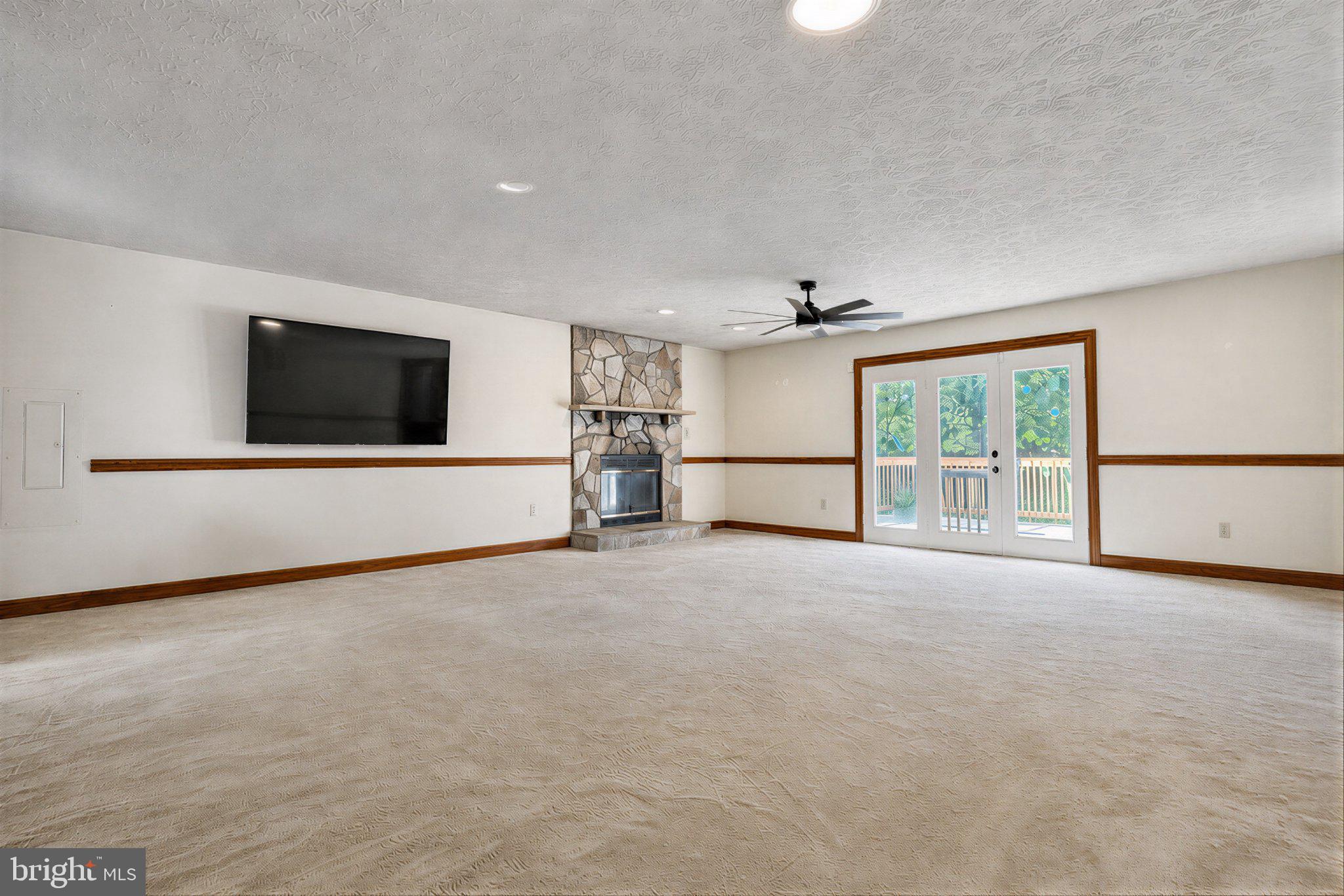 6570 HORSESHOE DRIVE