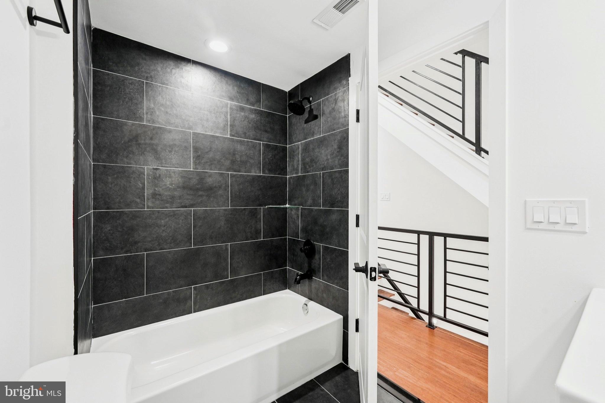 GRAYS FERRY - Residential Lease