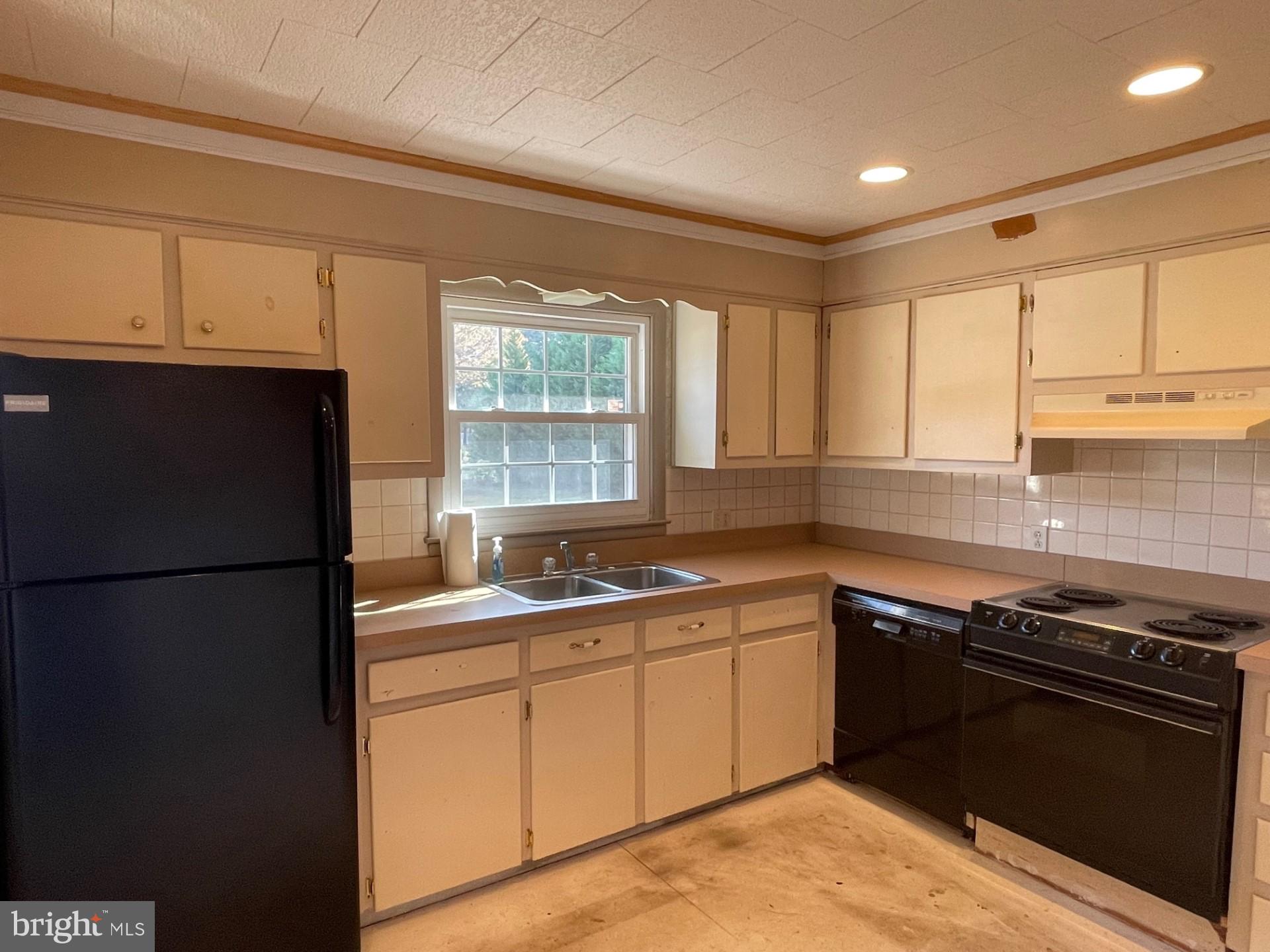 POETS COLONY - Residential