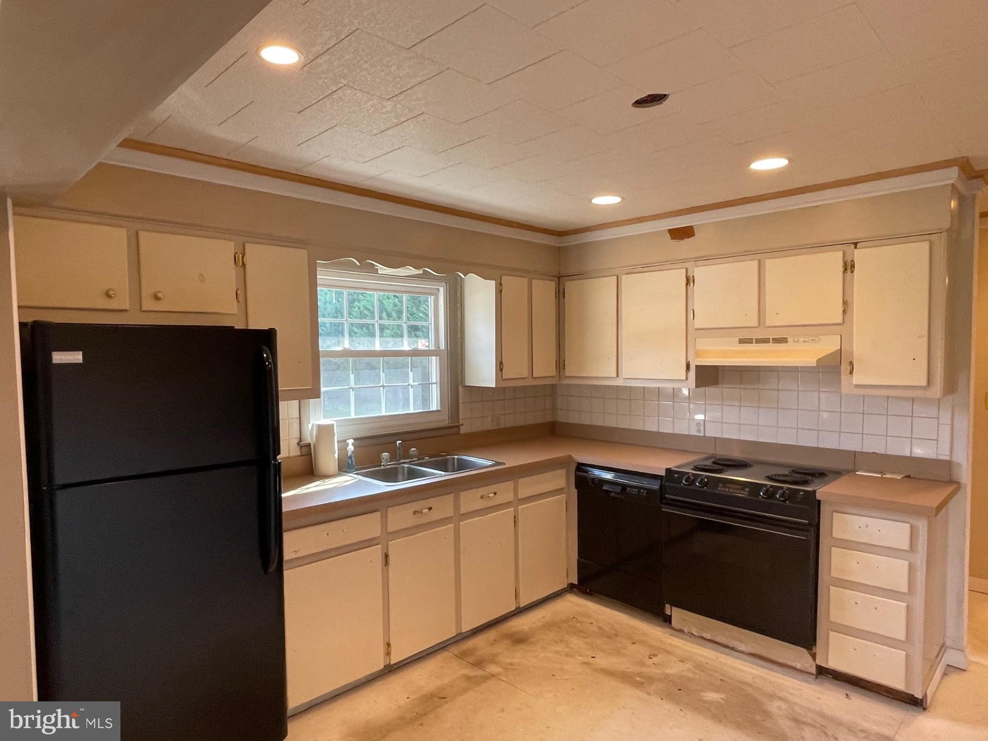 POETS COLONY - Residential