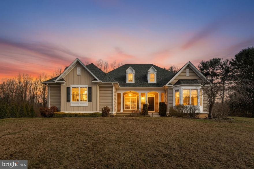GORGEOUS COLONIAL IN 6.53 Ac RES. FEATURES: GRANITE KITCHEN COUNTERS, HARDWOOD FLOORS, STAINLESS STEEL APPLIANCES, SUNROOM, SPACIOUS FAMILY ROOM W/WOOD STOVE, CERAMIC BATHS, MASTER SUITE/SIDE-LOAD GARAGE.  INCLUDES A 2-STALL TACK ROOM WITH RUNNING WATER. A MUST SEE