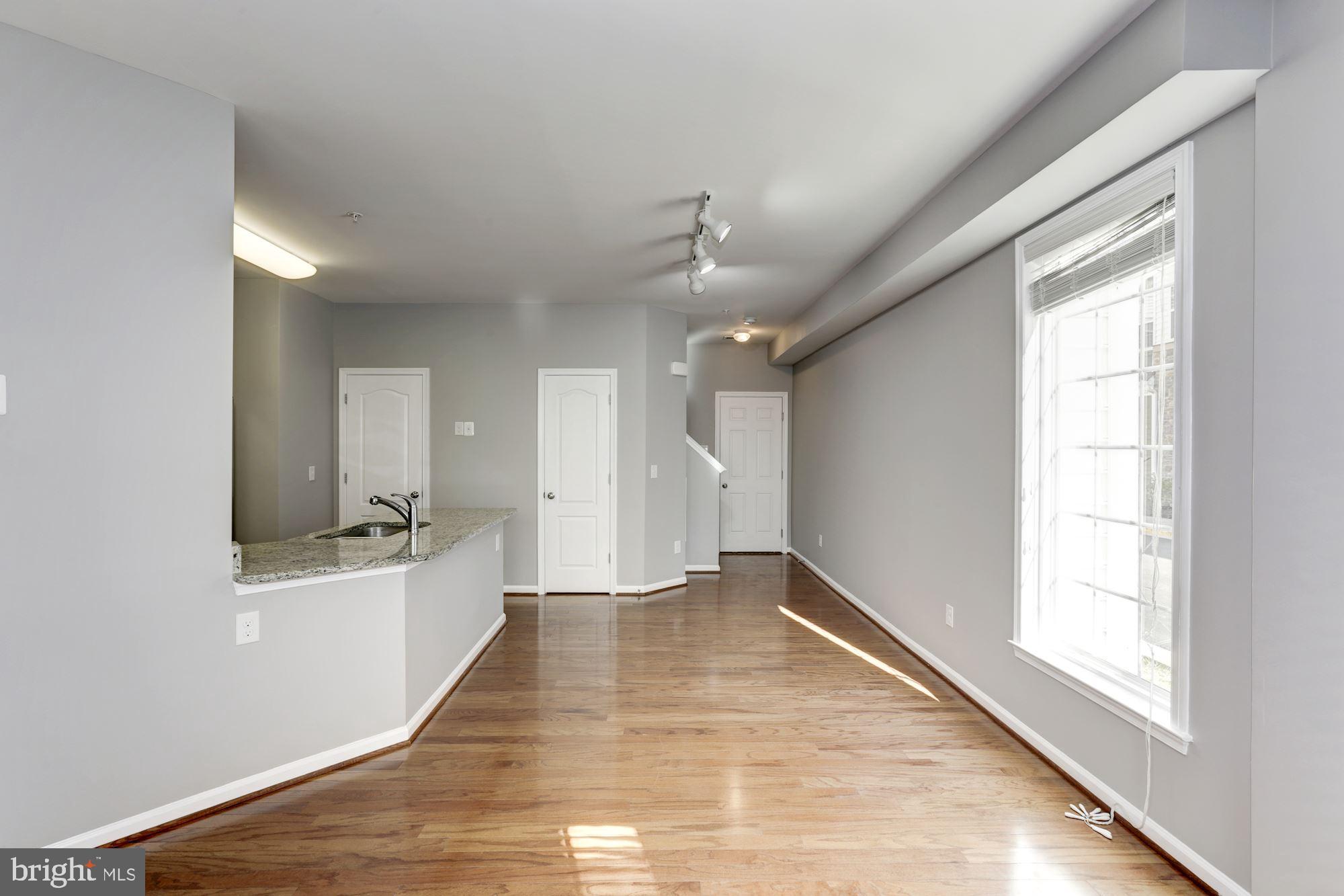 MERCER PARK CONDOMINIUM - Residential Lease