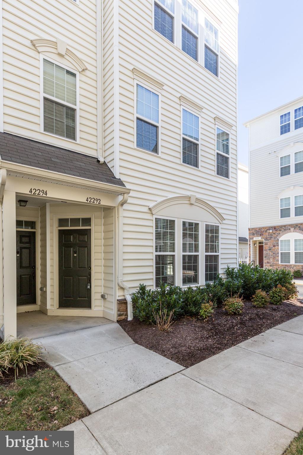 MERCER PARK CONDOMINIUM - Residential Lease