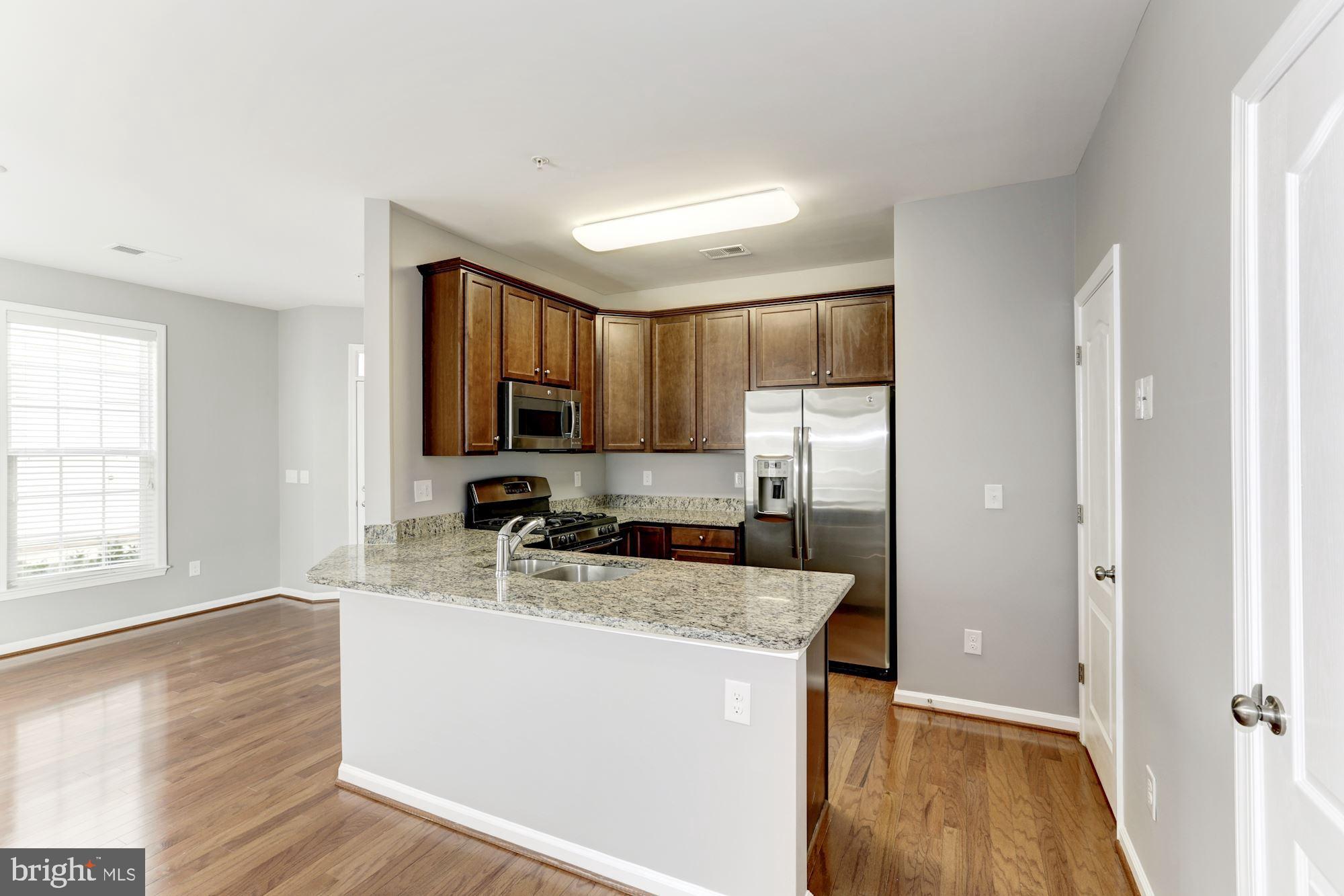 MERCER PARK CONDOMINIUM - Residential Lease