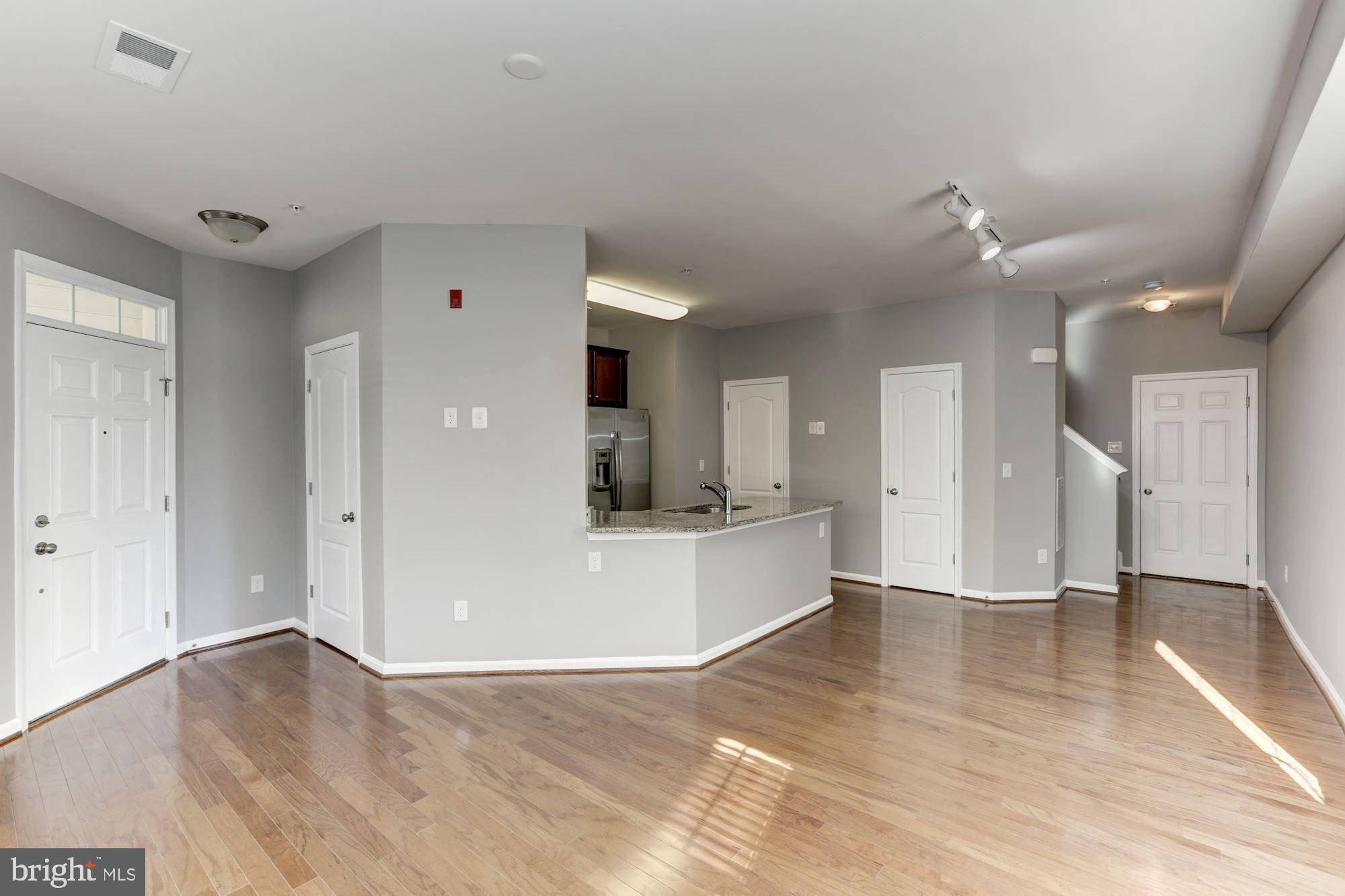 MERCER PARK CONDOMINIUM - Residential Lease