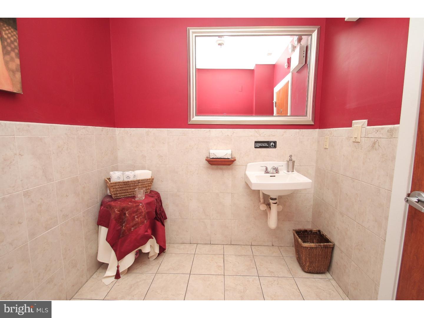 PASSYUNK SQUARE - Commercial Sale