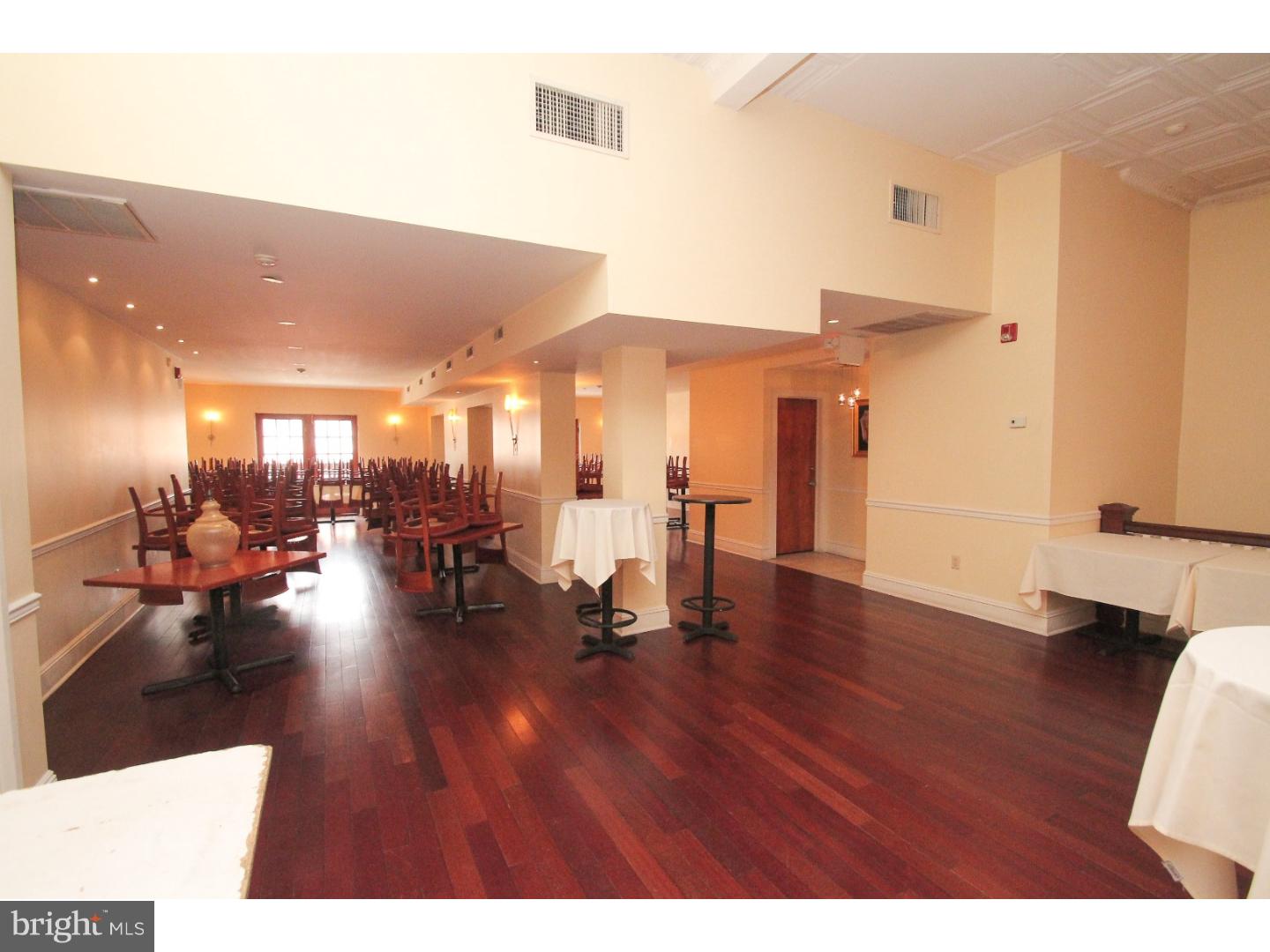 PASSYUNK SQUARE - Commercial Sale