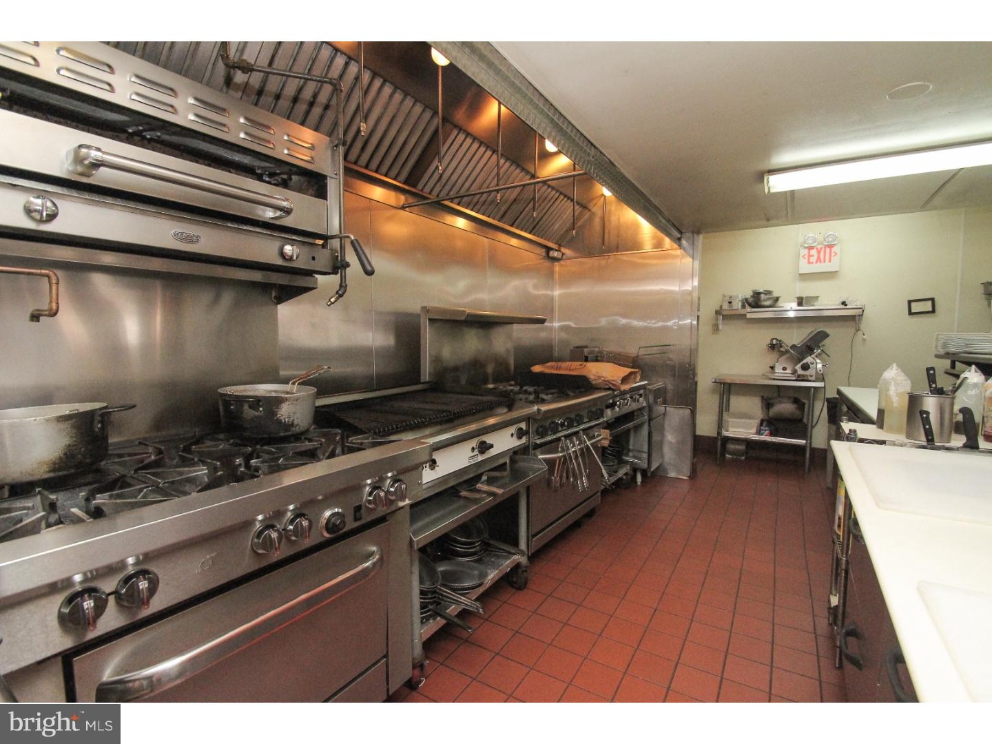 PASSYUNK SQUARE - Commercial Sale