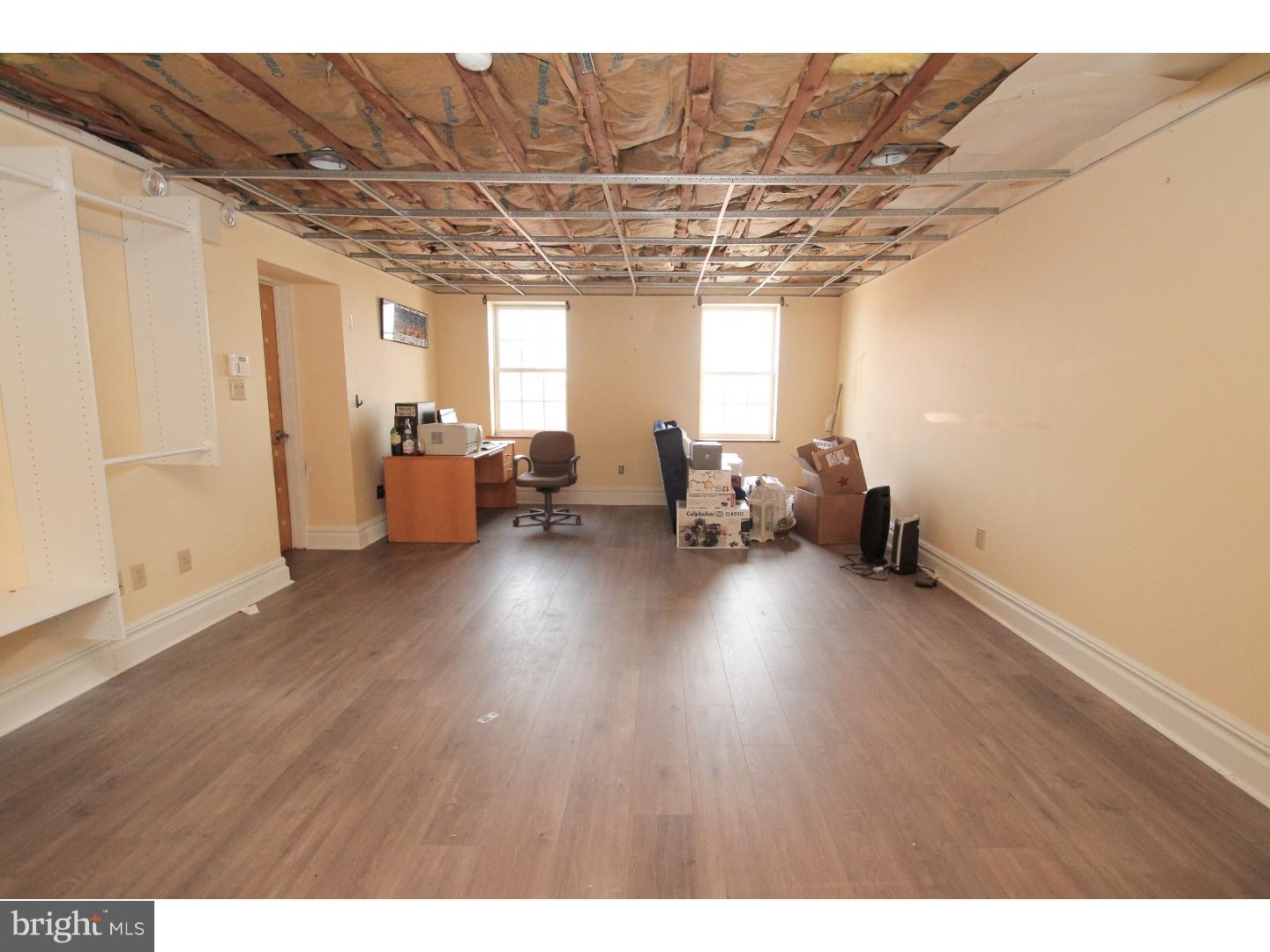 PASSYUNK SQUARE - Commercial Sale