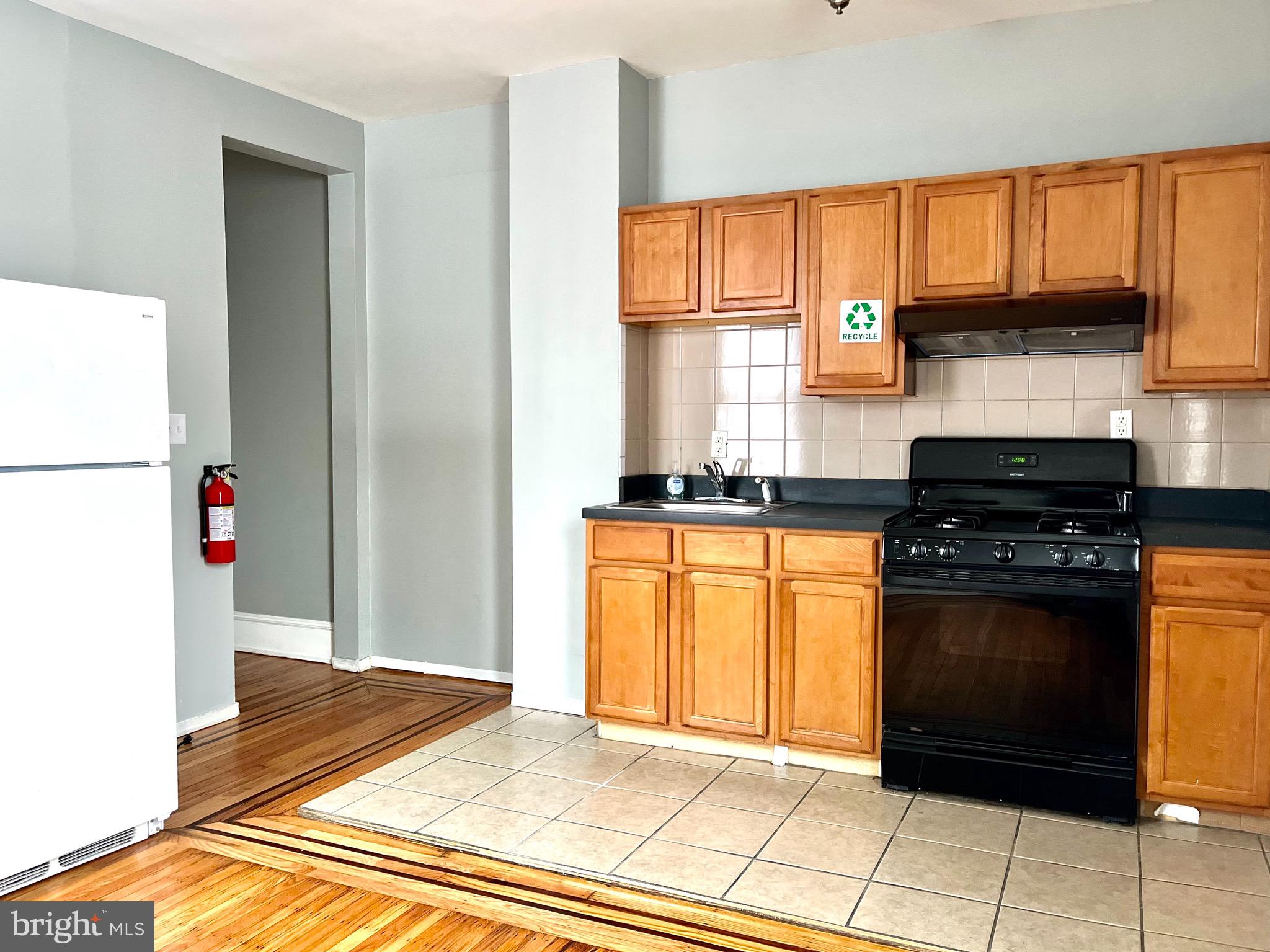 UNIVERSITY CITY - Residential Lease