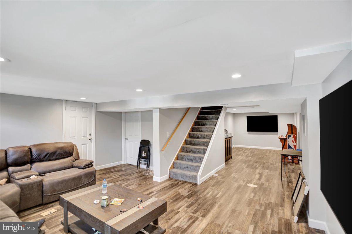 KINGS POINT - Residential