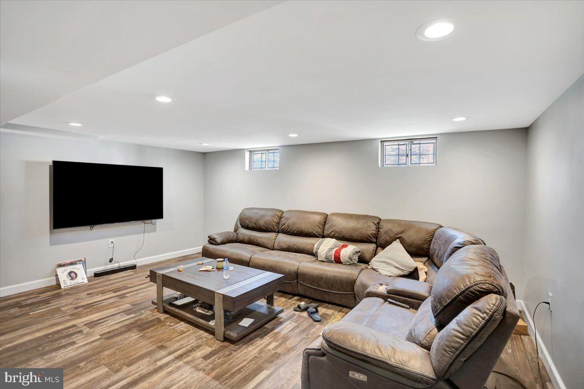 KINGS POINT - Residential