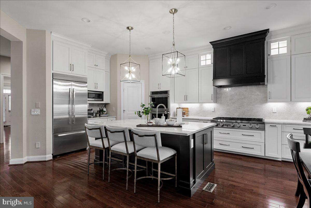 VILLAGE OF WAXPOOL - Residential