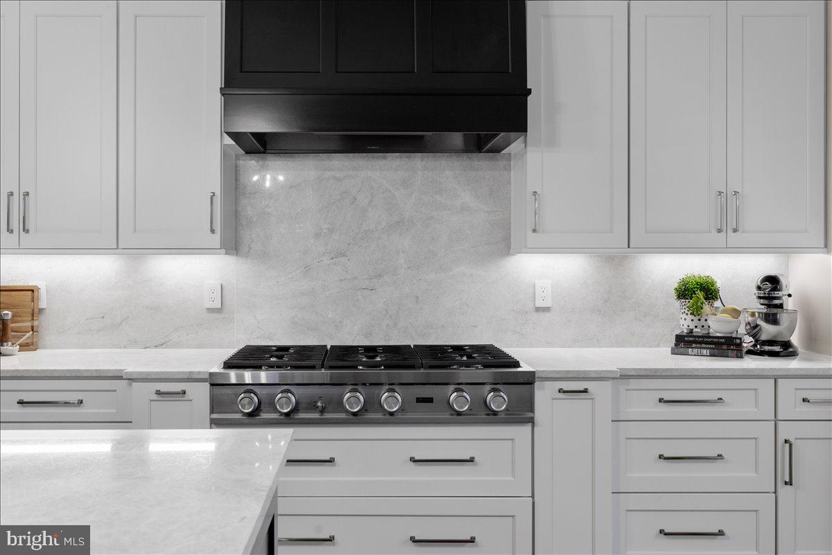 VILLAGE OF WAXPOOL - Residential