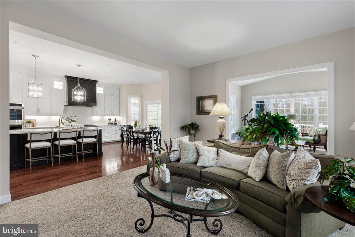 VILLAGE OF WAXPOOL - Residential