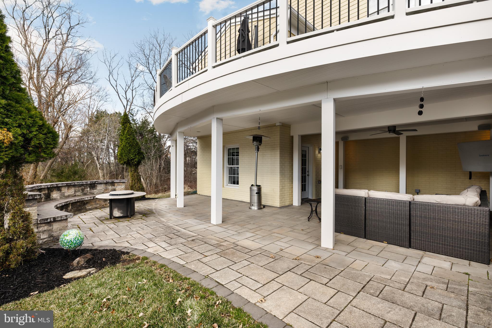 VILLAGE OF WAXPOOL - Residential