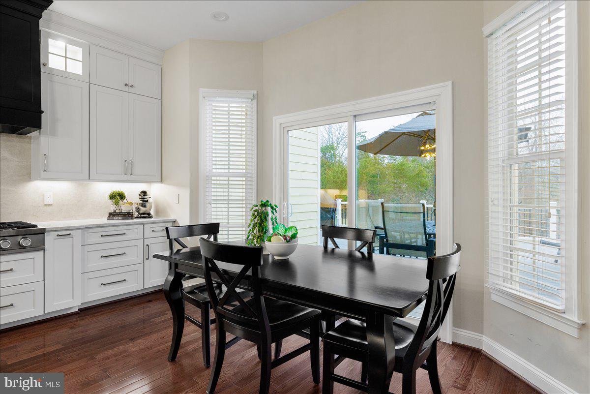 VILLAGE OF WAXPOOL - Residential