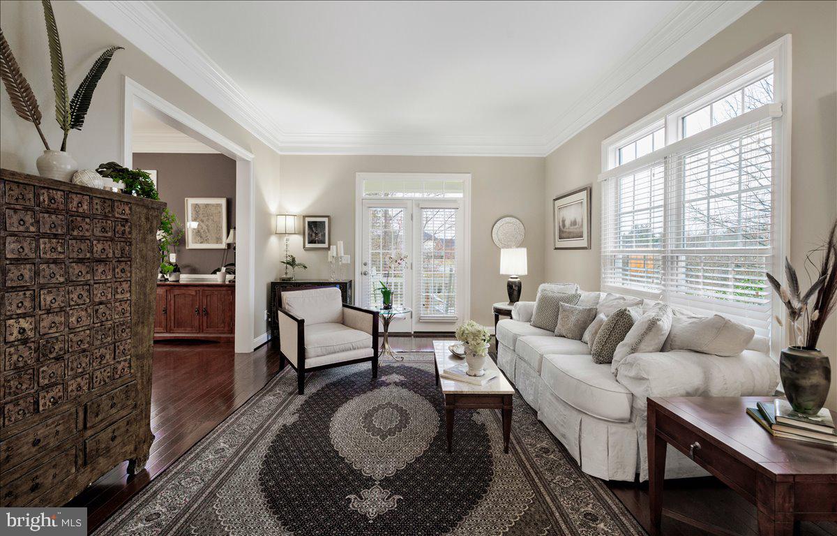 VILLAGE OF WAXPOOL - Residential