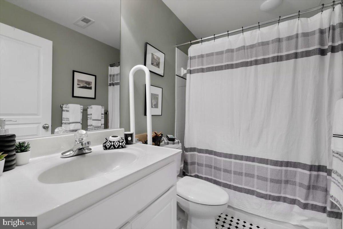 VILLAGE OF WAXPOOL - Residential