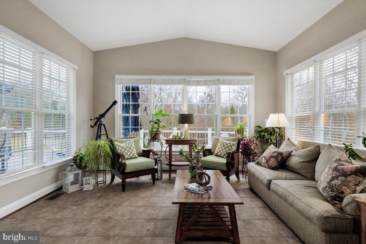 VILLAGE OF WAXPOOL - Residential