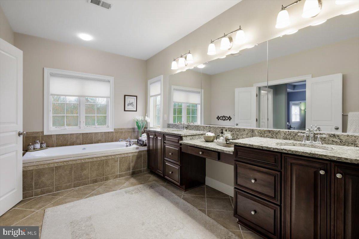 VILLAGE OF WAXPOOL - Residential