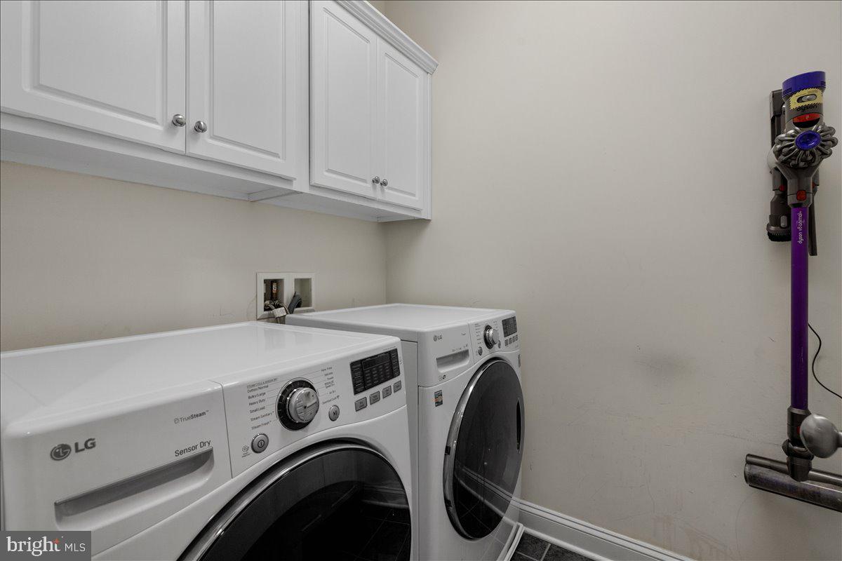 VILLAGE OF WAXPOOL - Residential