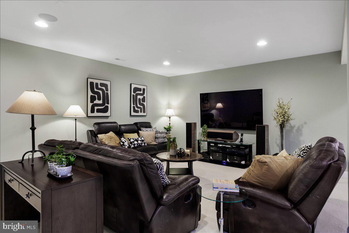 VILLAGE OF WAXPOOL - Residential