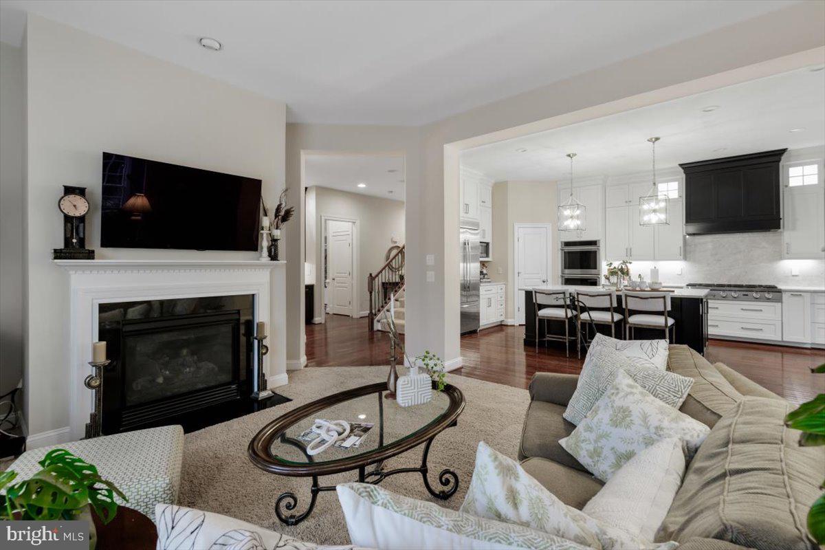 VILLAGE OF WAXPOOL - Residential