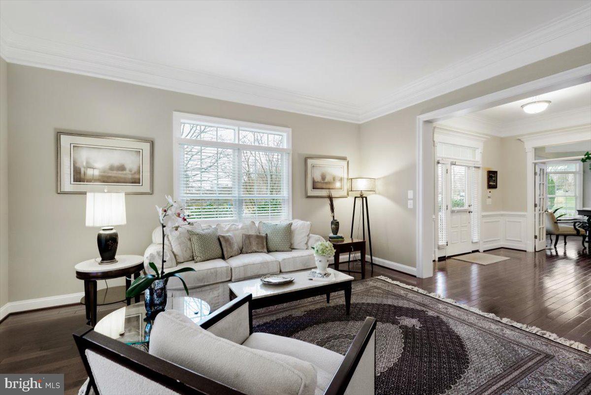 VILLAGE OF WAXPOOL - Residential