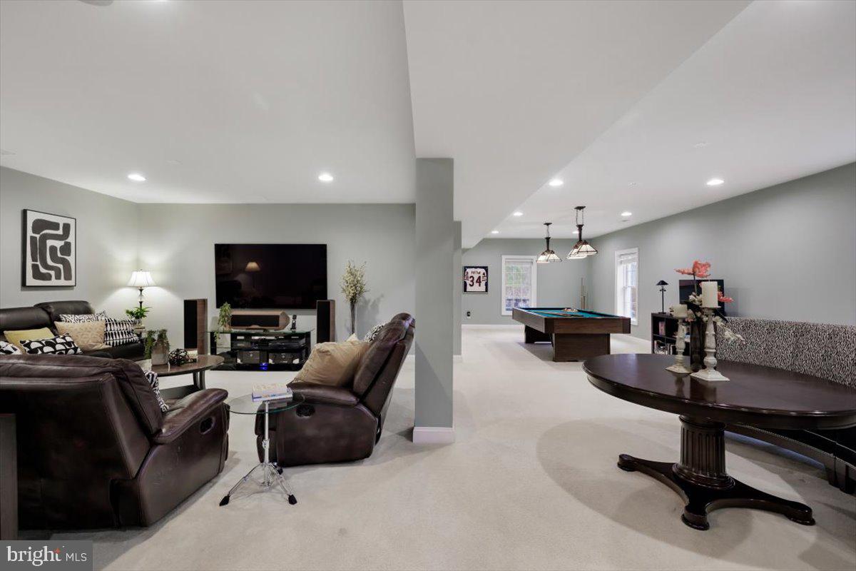 VILLAGE OF WAXPOOL - Residential