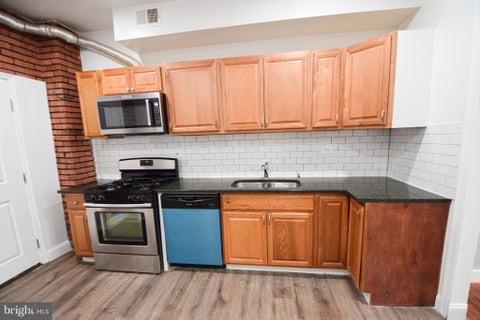 Townhouse For Sale - 2542 W Pratt Street<br/> BALTIMORE, MD 21223