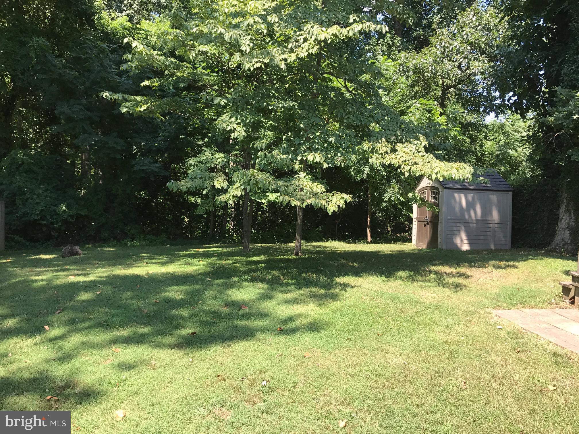 WHISPERING WOODS - Residential